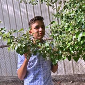 Meet your Posher, Brandon